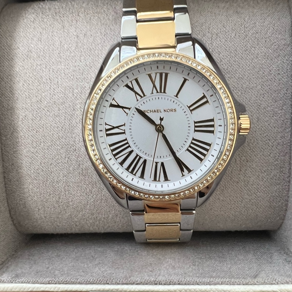 Mk watch